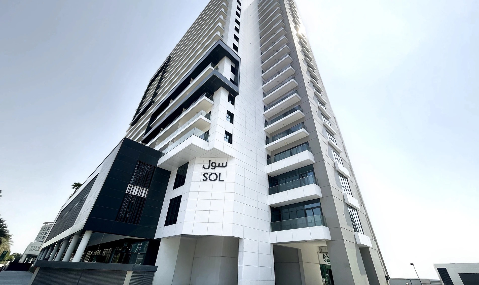 SOL Bay tower in Business Bay with Dubai skyline views